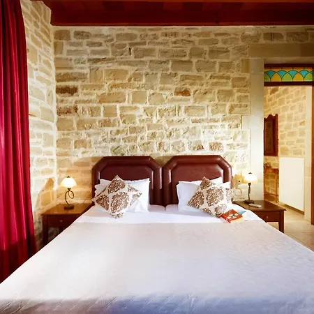 Discrete Loutra Villa *