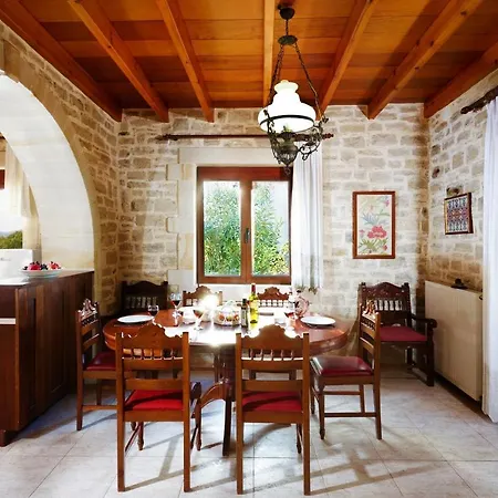 Villa Discrete Loutra
